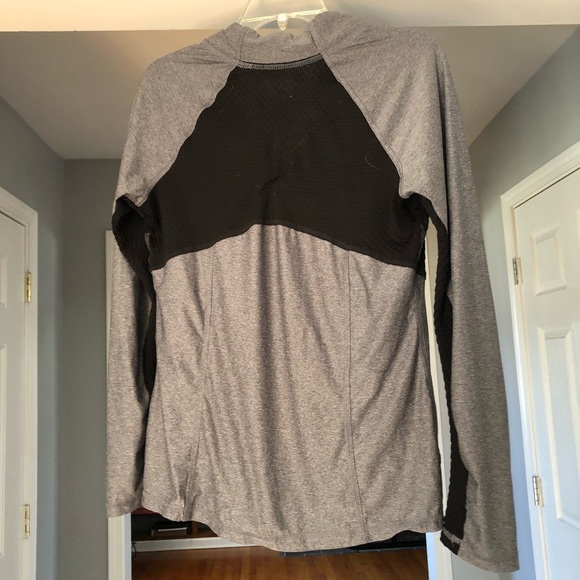 Charlotte Russe workout pullover - Picture 2 of 3